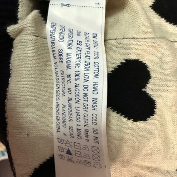 Retro Black & White heart V-neck cardigan sweater - Picture 15 of 16